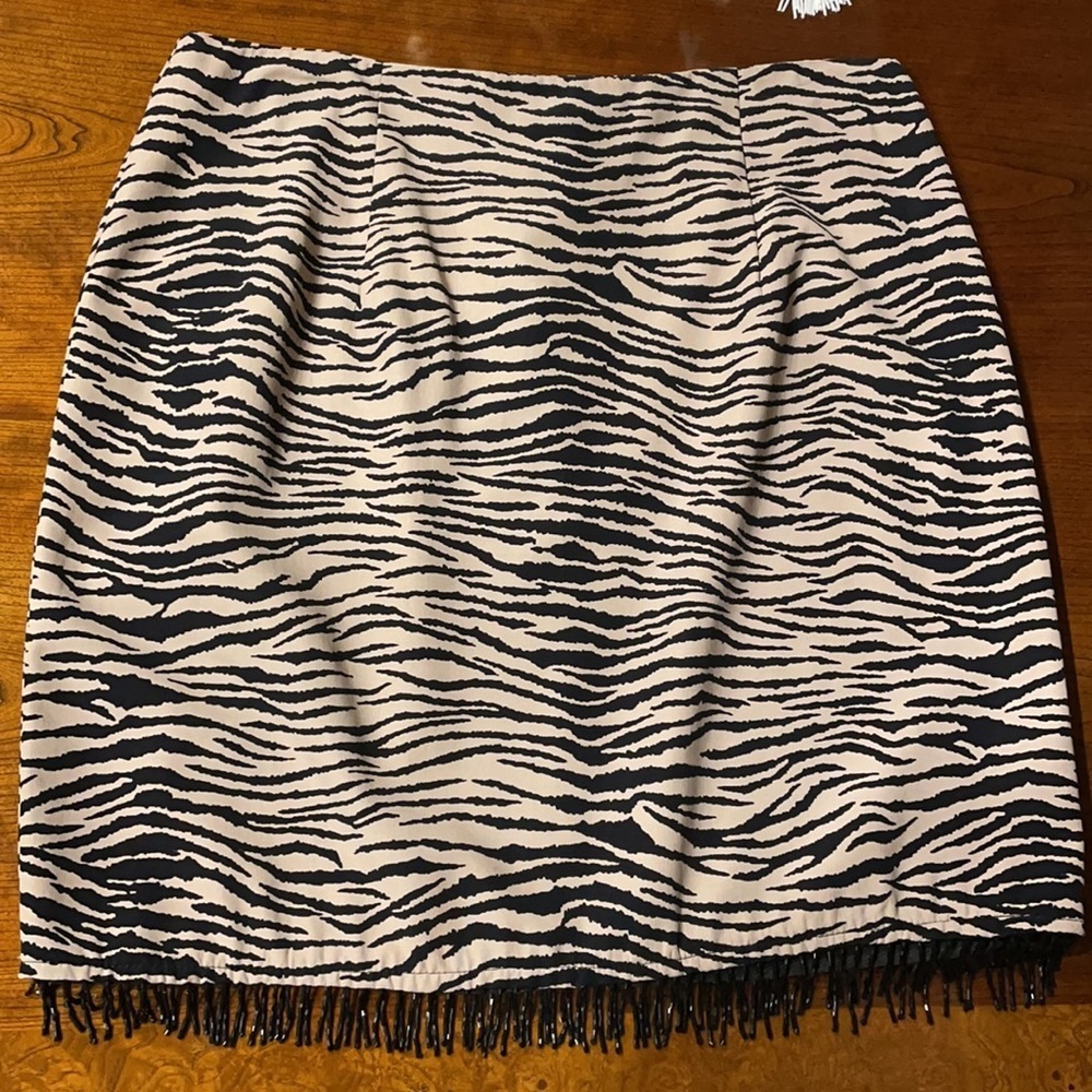 JUNIORS BEADED FRINGE HEM MINI SKIRT. Animal print, zebra taupe/blk Size 11/12